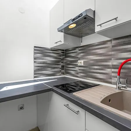 Apartment 1 Bedroom Awesome In