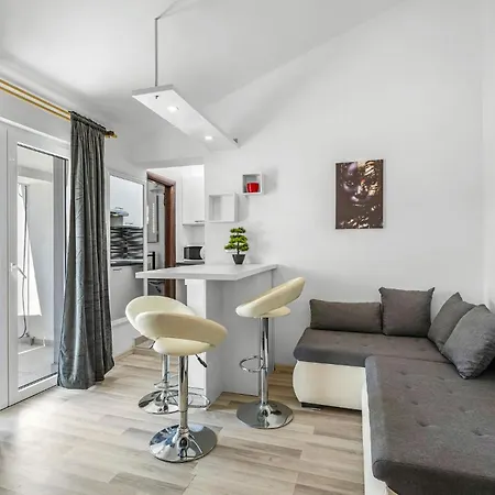 Apartment 1 Bedroom Awesome In