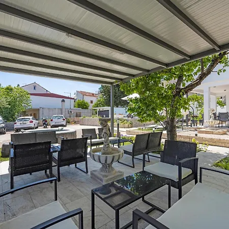 Apartment 1 Bedroom Awesome In *
