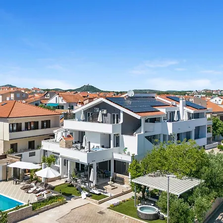 1 Bedroom Awesome In Apartment Vodice