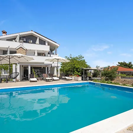 1 Bedroom Awesome In Apartment Vodice