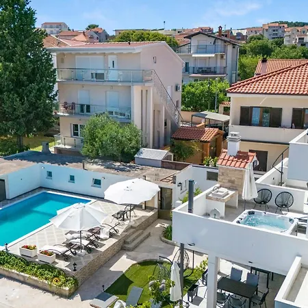 1 Bedroom Awesome In *