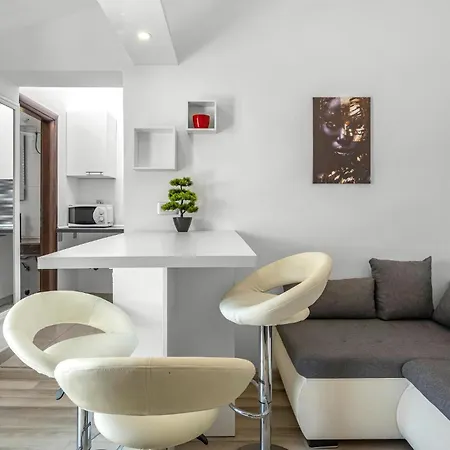 1 Bedroom Awesome In Водице